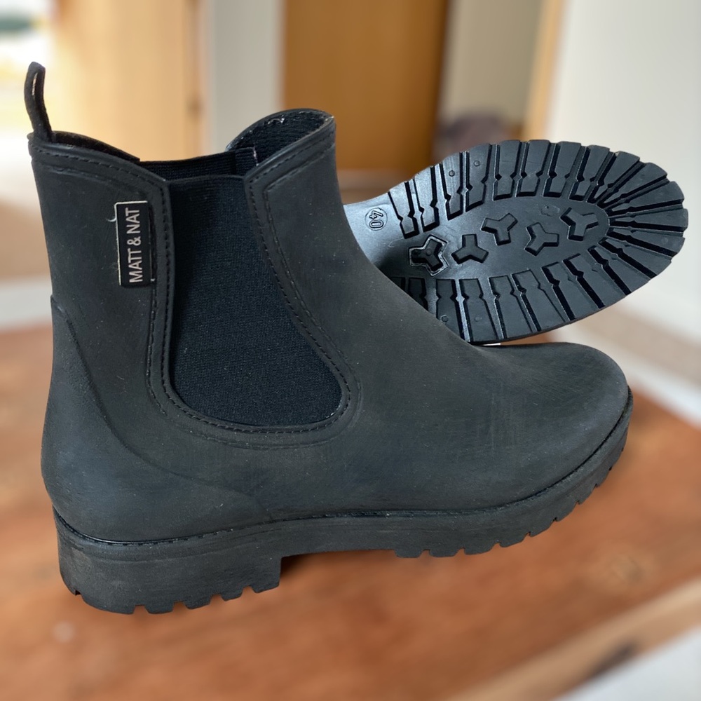 SOLD❗️ Matt & Nat Rain Boots 🖤⛈️.